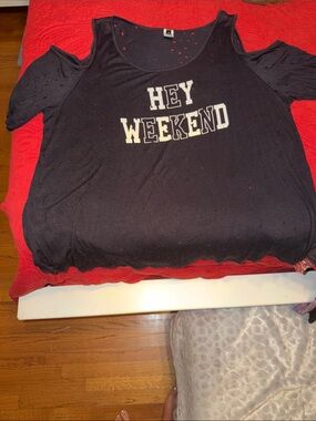 Black Cold-Shoulder Tee with 'HEY WEEKEND' Graphic